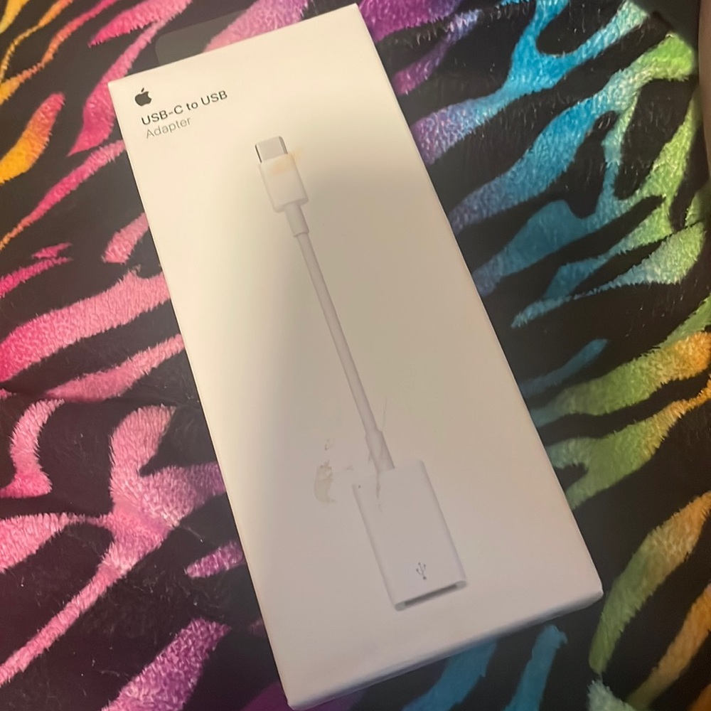 ORIGINAL APPLE USB-C to USB Adapter - Picture 1 of 7